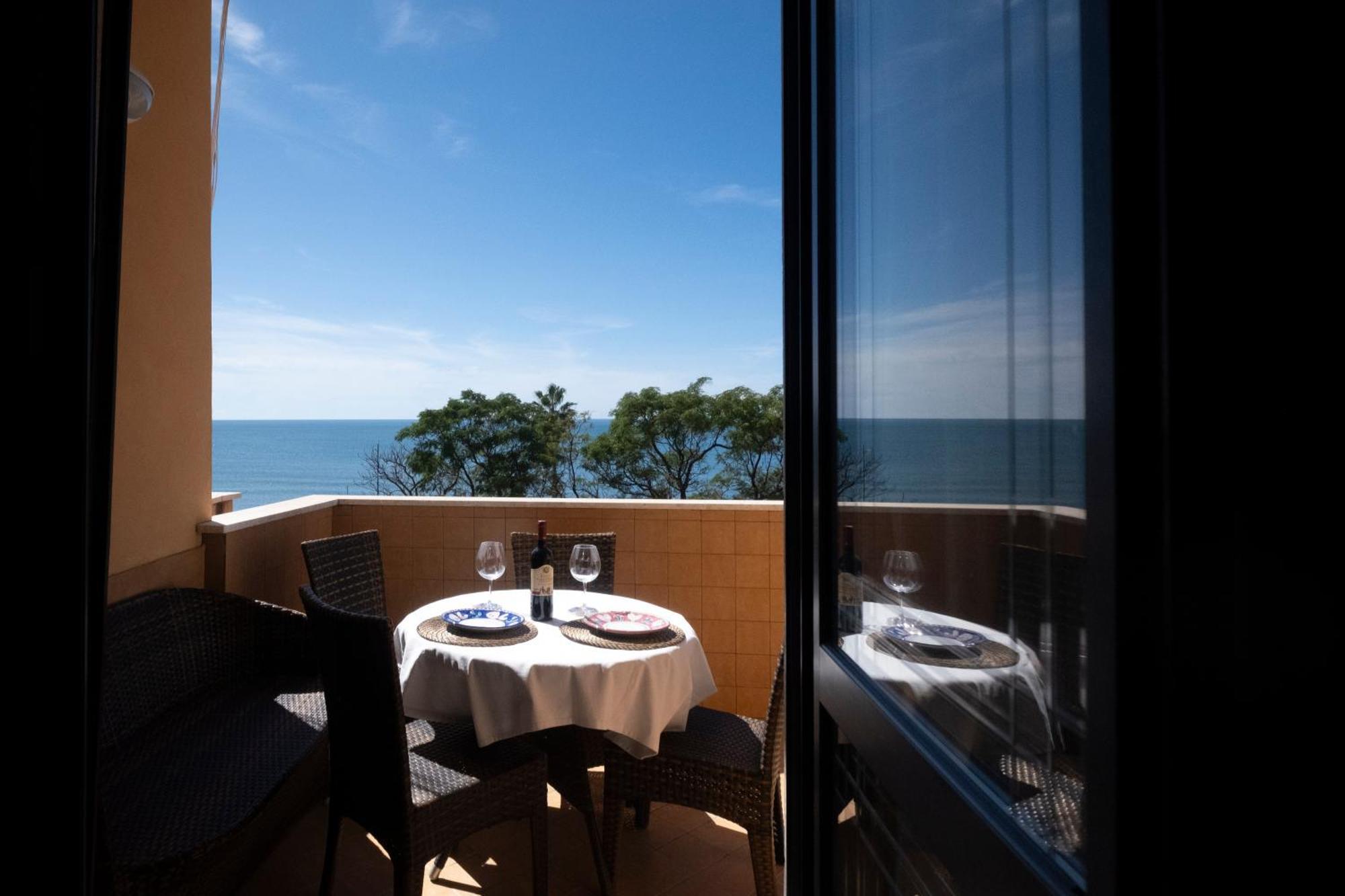 Sea View In The Center